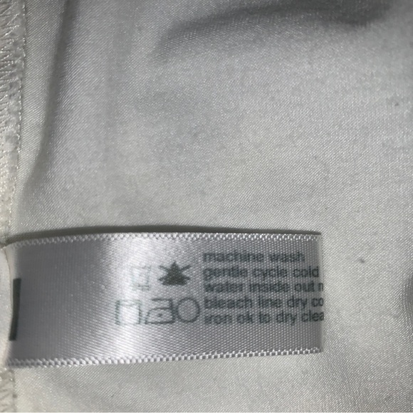 Three Dots Sleeveless Top - Picture 7 of 8